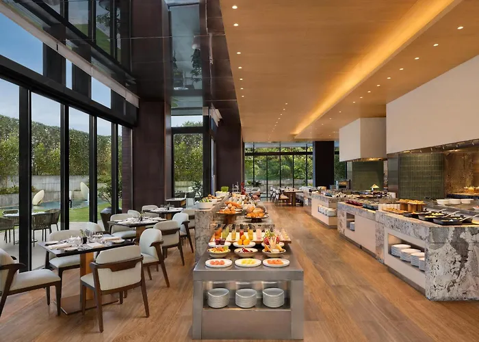 The Den Bengaluru, Lxr Hotels & Resorts